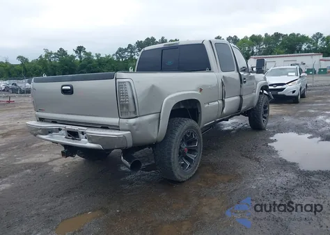 2004 Chevrolet Silverado 2500Hd Ls z USA, uszkodzony, nr VIN 1GCHK29114E215156